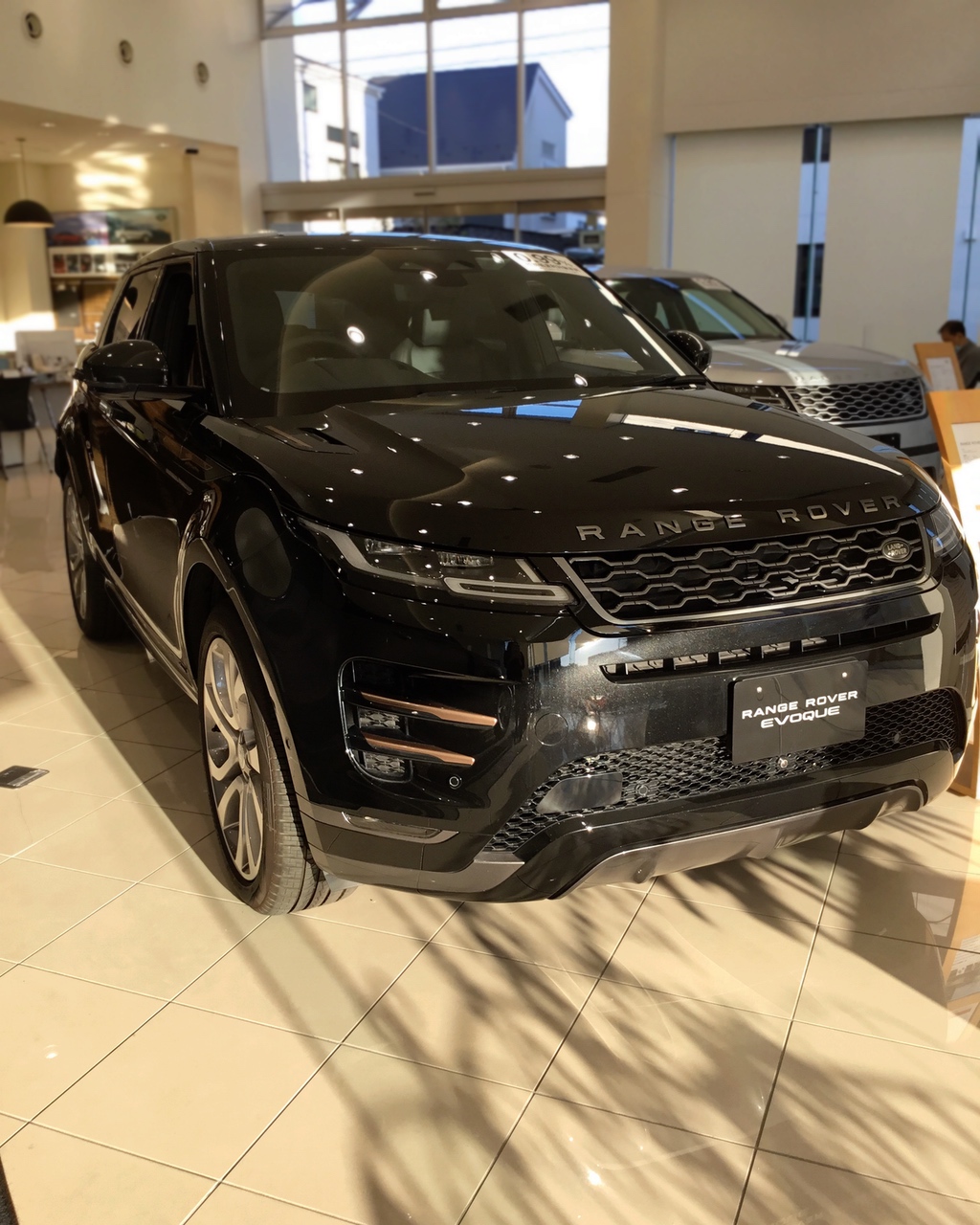 展示車 Range Rover Evoque ジャガー ランドローバー杉並